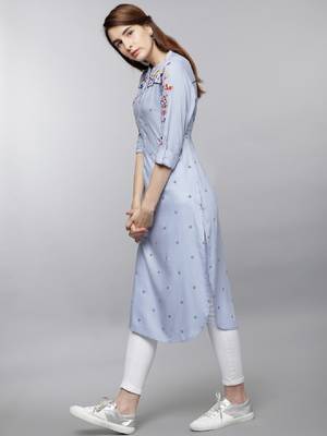 Women blue embroidered straight republic day republic day kurta 3