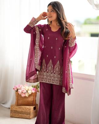 Burgundy crunchy silk blend embroidered bell bottom suit 2