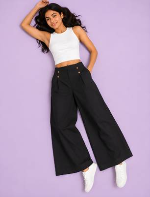 Black cotton pleated wide-leg trousers for women 6