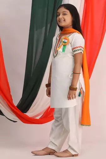 White solid & embroidered viscose & cotton kurta set & kurta pyjama brother sister matching combo