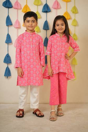 Pink block printed cotton kurta set & kurta pyjama brother sister matching combo