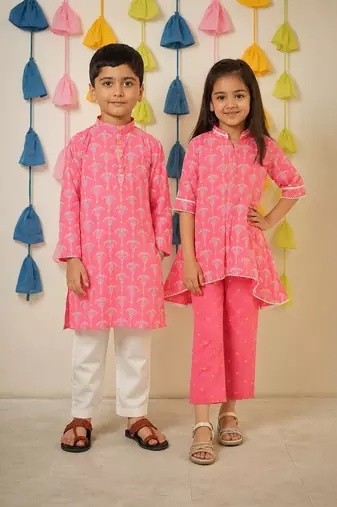 Pink block printed cotton kurta set & kurta pyjama brother sister matching combo