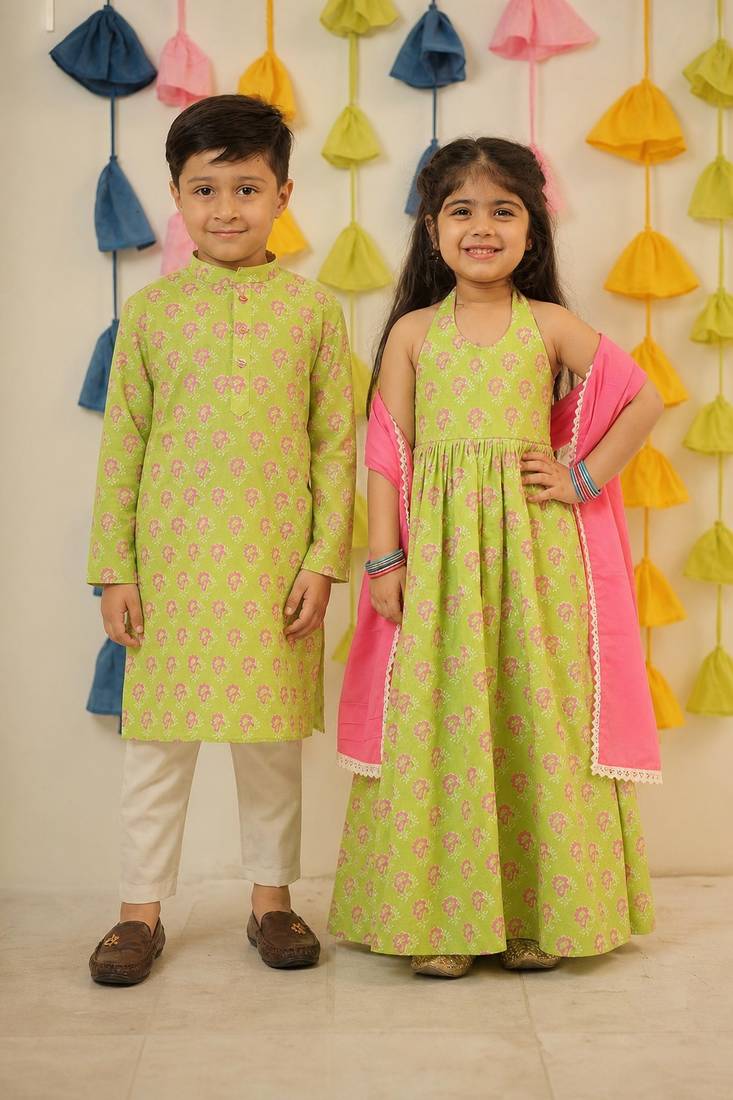 Green block printed cotton kurta set & kurta pyjama brother sister matching combo