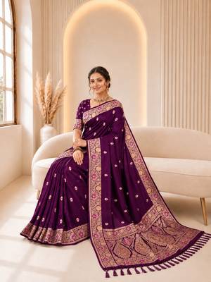 designer wine zari weaving border work banarasi silk blend saree 4