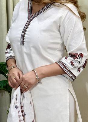 Off white khadi cotton kurti pent dupatta set 3