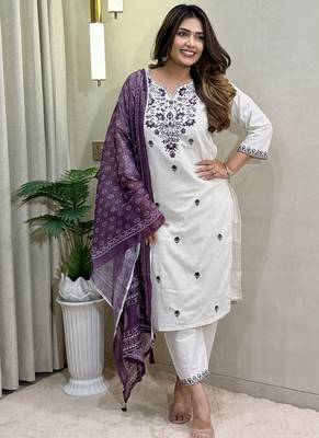Off white khadi cotton kurti pent dupatta set 1