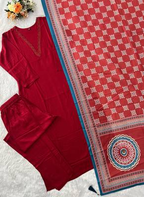 Maroon rayon 17 kg kurti pent dupatta set 2