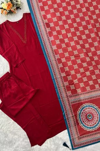 Maroon rayon 17 kg kurti pent dupatta set