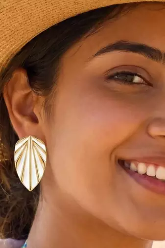 Fashion gold plated anti tarnish leaf stud earrings for women & girls
