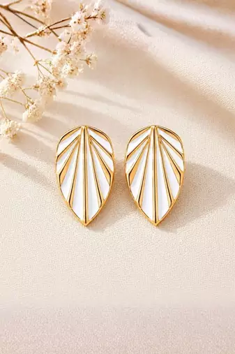 Fashion gold plated anti tarnish leaf stud earrings for women & girls