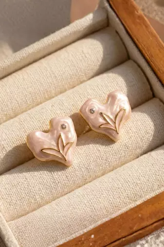 Fashion gold plated anti tarnish heart stud earrings for women & girls