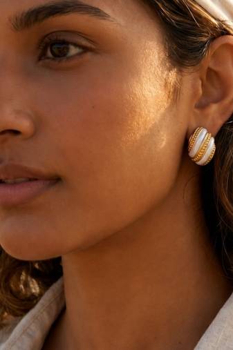 Fashion gold plated anti tarnish pearl oval stud earrings for women & girls