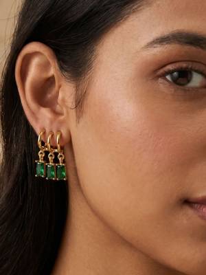Fashion anti tarnish gold plated american diamond stud earrings for women 1