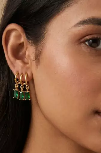 Fashion anti tarnish gold plated american diamond stud earrings for women