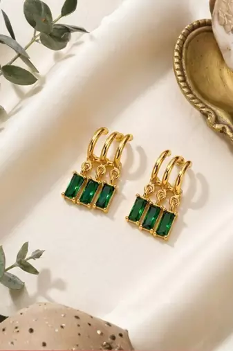 Fashion anti tarnish gold plated american diamond stud earrings for women