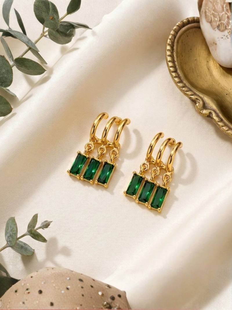 Fashion anti tarnish gold plated american diamond stud earrings for women