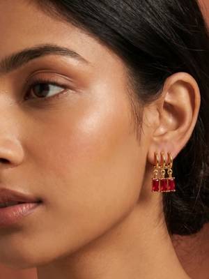 Fashion anti tarnish gold plated american diamond stud earrings for women 1