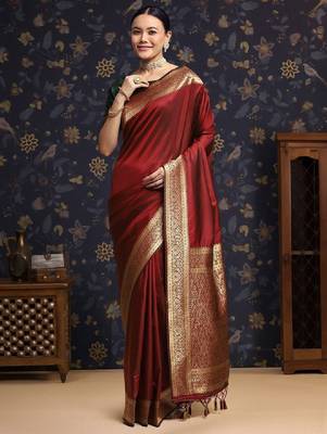 Woven design zari kanjeevaram saree with unstitched blouse 1