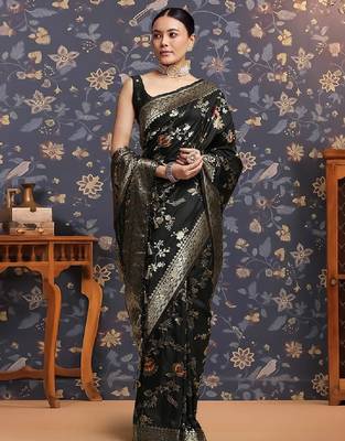 Ethnic motifs woven design zari kanjivaram saree 2