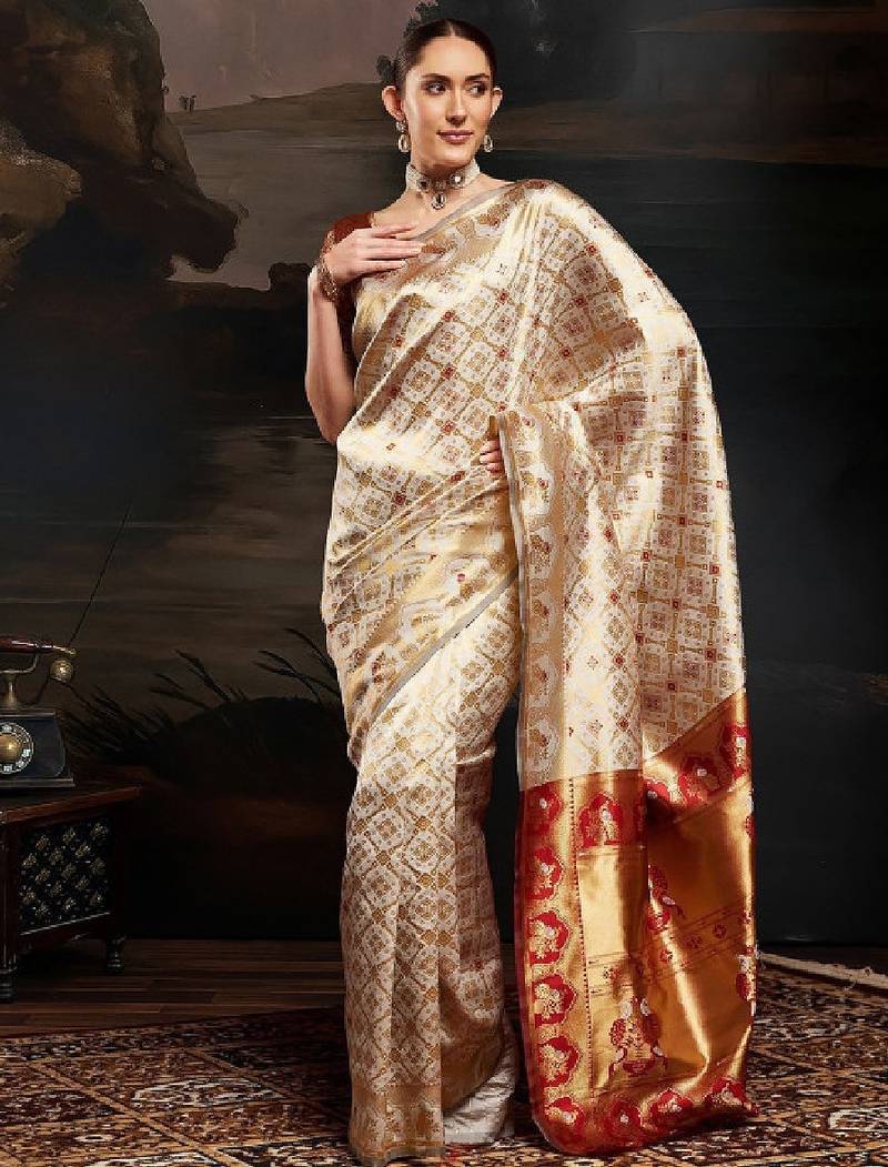 Ethnic motifs woven design zari kanjeevaram litchi silk saree & blouse