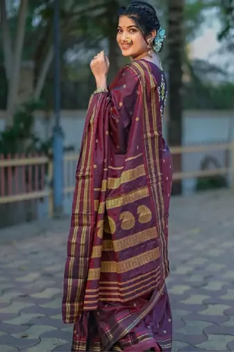 Woven design zari silk blend kanjeevaram saree