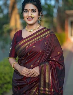Woven design zari silk blend kanjeevaram saree 3