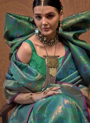 Woven design zari silk blend kanjeevaram saree with matching blouse 2