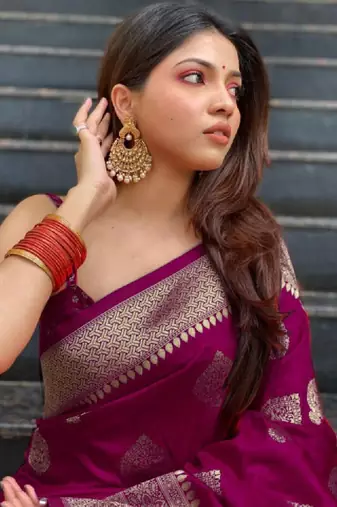 Woven design ethnic motifs zari heavy work kanjeevaram saree