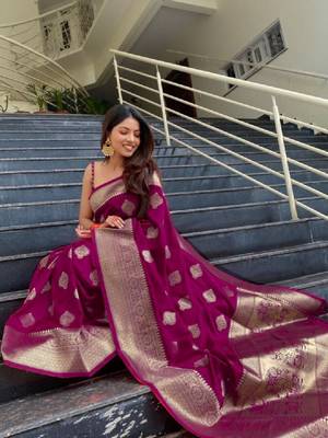 Woven design ethnic motifs zari heavy work kanjeevaram saree 1