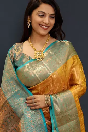 Woven design zari kanjeevaram saree