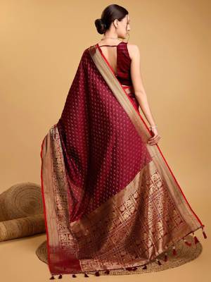 Woven design zari kanjeevaram saree with blouse piece 2