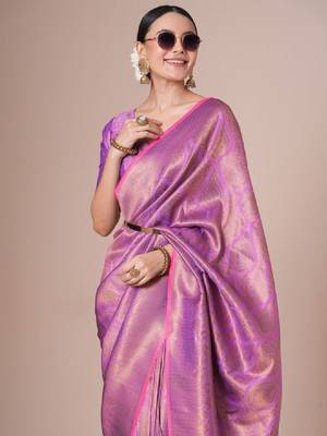 Woven design festive saree with matching blouse 3