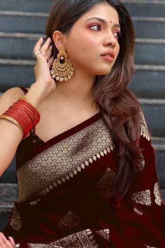 Ethnic motifs woven design zari kanjeevaram saree
