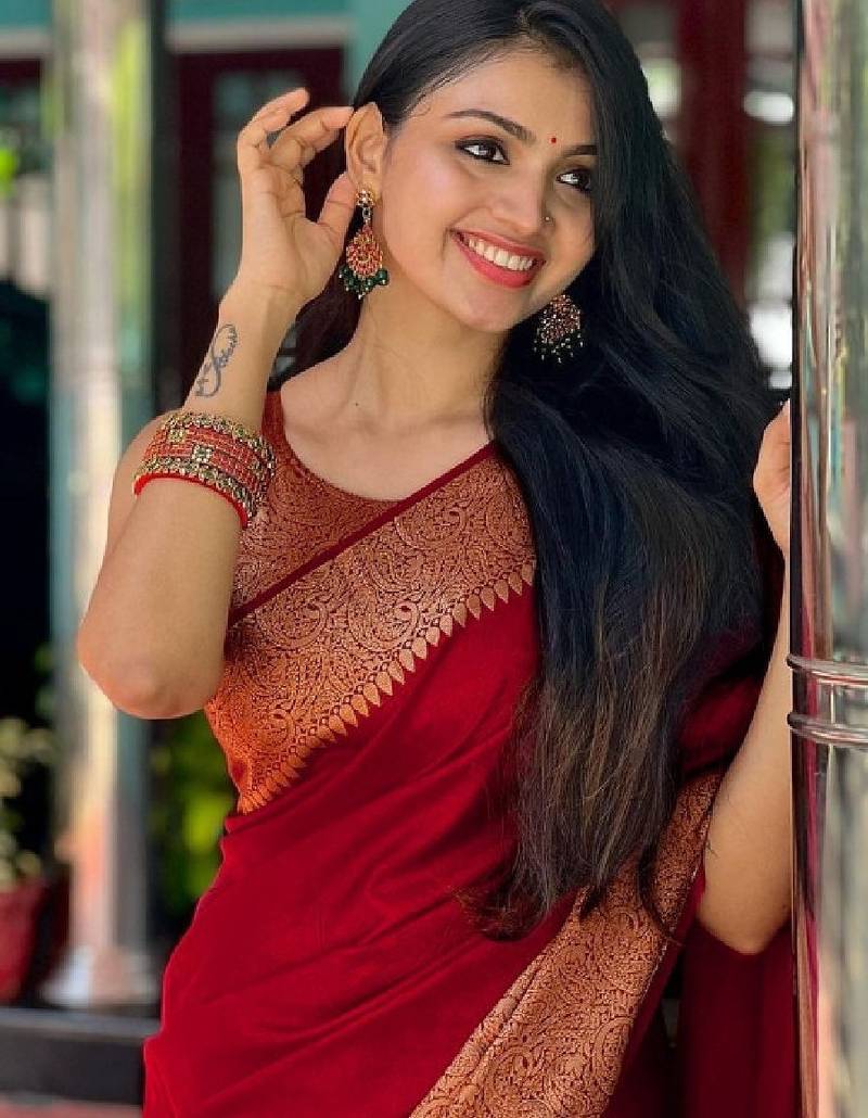 Solid zari kanjeevaram saree