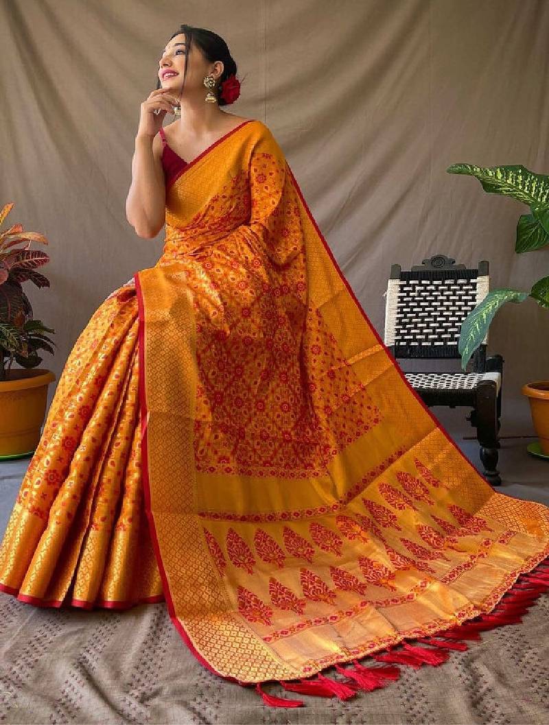 Ethnic motifs woven design zari kanjeevaram saree
