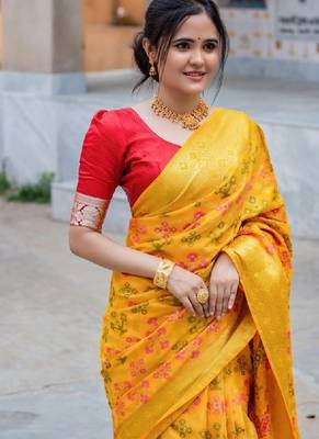 Woven design zari kanjeevaram silk blend saree 1