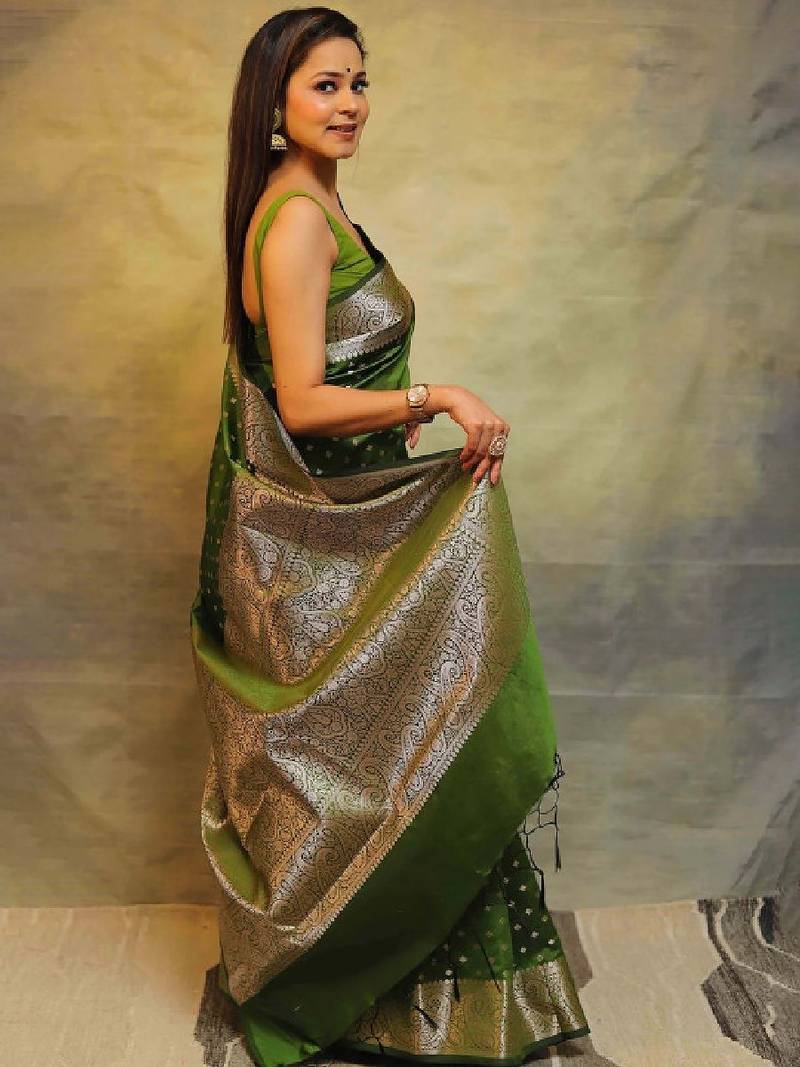 Ethnic motifs woven design zari art silk kanjeevaram saree