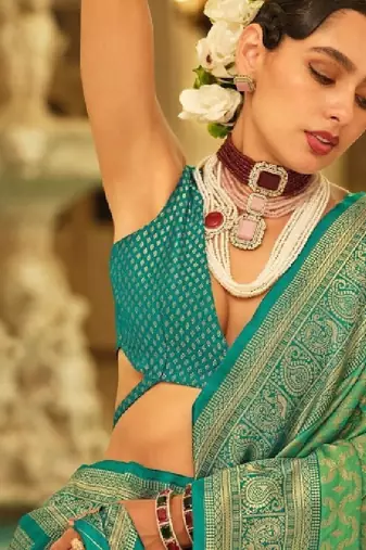 Woven design zari kanjeevaram saree