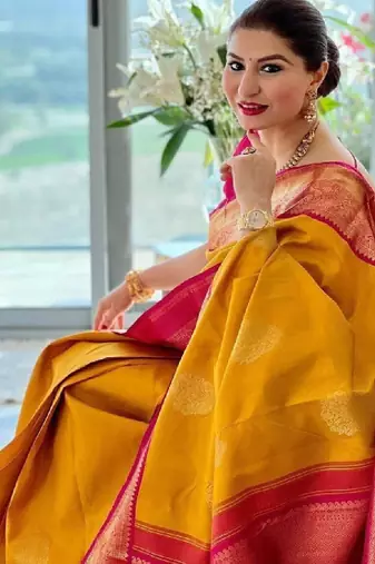 Woven design zari kanjeevaram saree