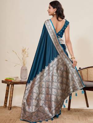 Ethnic motifs zari satin handloom kanjeevaram saree 3