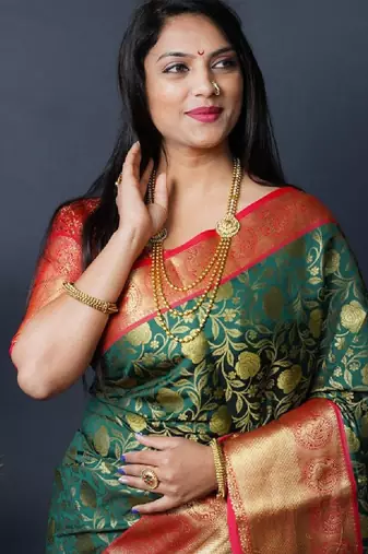 Woven design zari kanjeevaram sarees