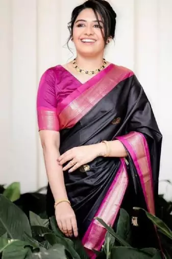 Ethnic motifs woven design zari kanjeevaram saree