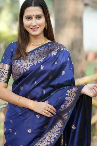 Woven design zari kanjeevaram saree