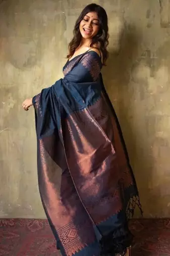 Woven design zari silk blend kanjeevaram saree