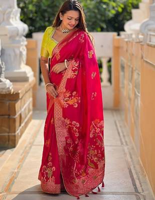 Women ethnic motifs zari kanjeevaram saree 1