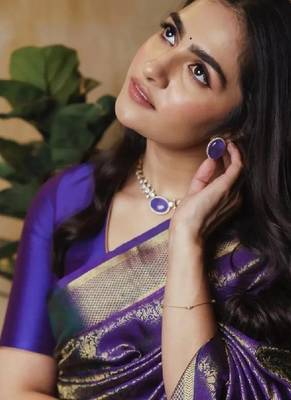 Women blue sarees 3