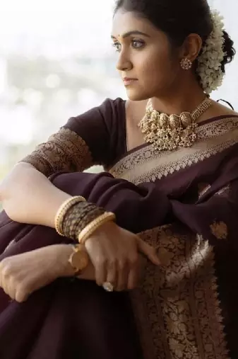 Women brown sarees