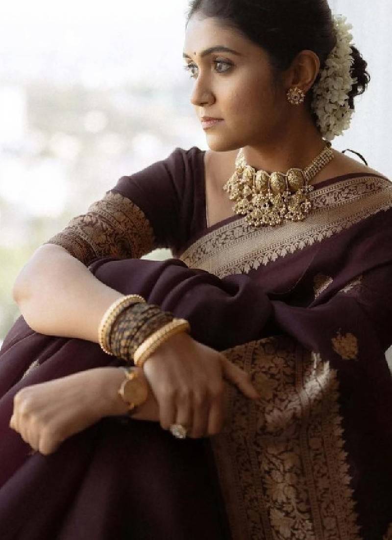 Women brown sarees