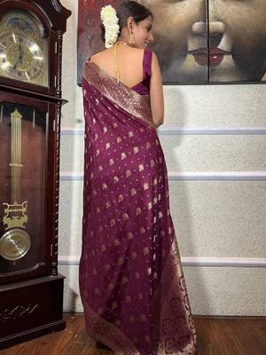 Ethnic motifs woven design zari kanjeevaram saree 3