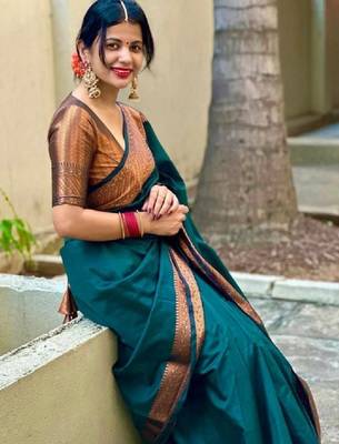 Woven design zari border kanjeevaram saree 3